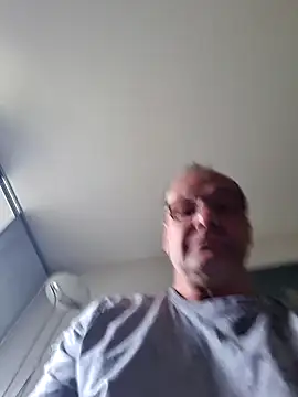 Snapshot of markoh70 chatting on 09-13-25, 09:42 markoh70 online show from 09-13-25, 09:42