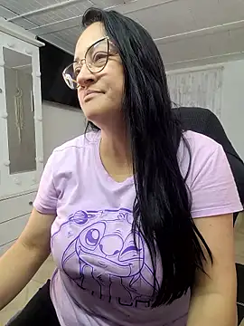 Snapshot of Ameliarizo chatting on 01-07-26, 12:15 Ameliarizo online show from 01-07-26, 12:15