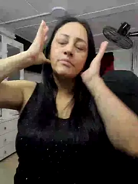 Ameliarizo online show from 04-02-26, 01:13