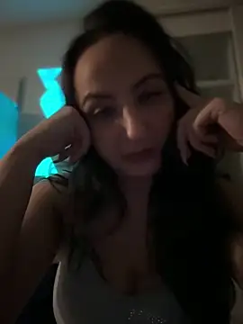 itsCassie online show from 02-06-25, 09:49