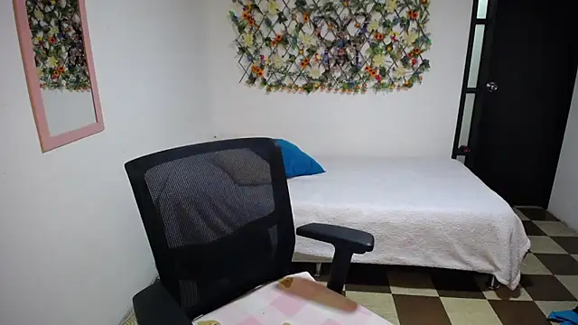 Snapshot of Sofi_5249_ chatting on 02-27-25, 02:35 Sofi 5249 online show from 02-27-25, 02:35