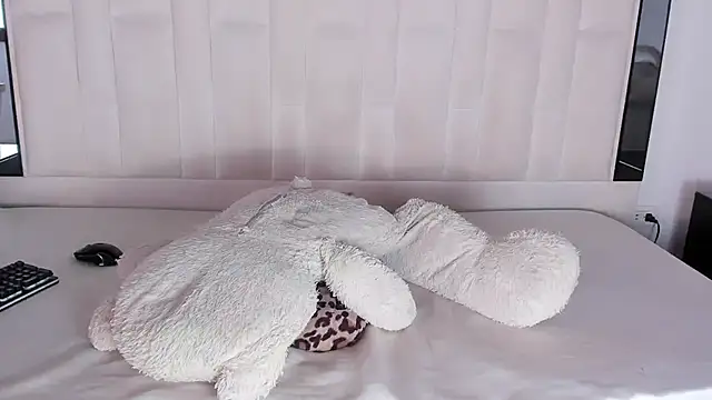 valentina fi online show from 12-22-25, 01:44