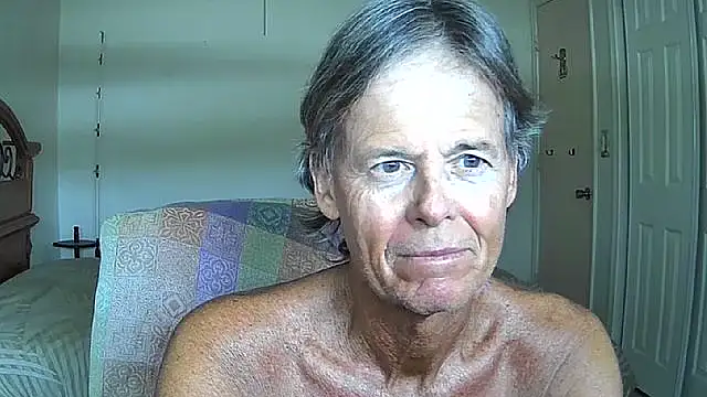 Snapshot of nakeedcowboi65 chatting on 05-11-26, 07:22 nakeedcowboi65 online show from 05-11-26, 07:22