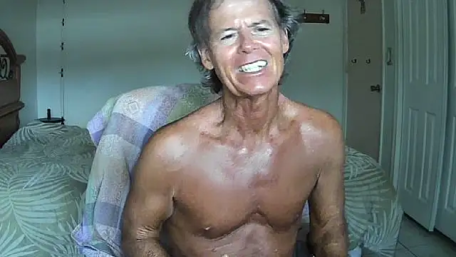 Snapshot of nakeedcowboi65 chatting on 05-10-26, 11:06 nakeedcowboi65 online show from 05-10-26, 11:06