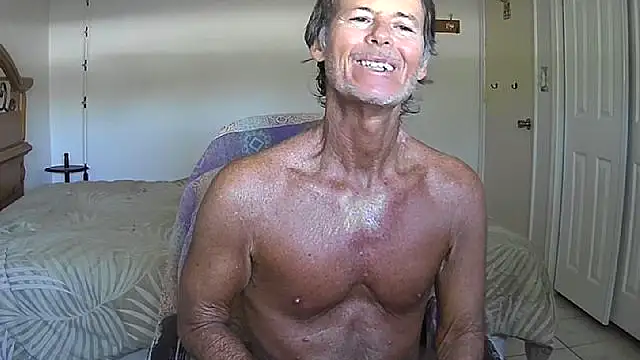 Snapshot of nakeedcowboi65 chatting on 04-18-26, 06:43 nakeedcowboi65 online show from 04-18-26, 06:43