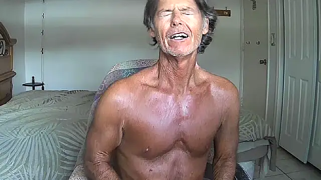 Snapshot of nakeedcowboi65 chatting on 04-20-26, 07:04 nakeedcowboi65 online show from 04-20-26, 07:04