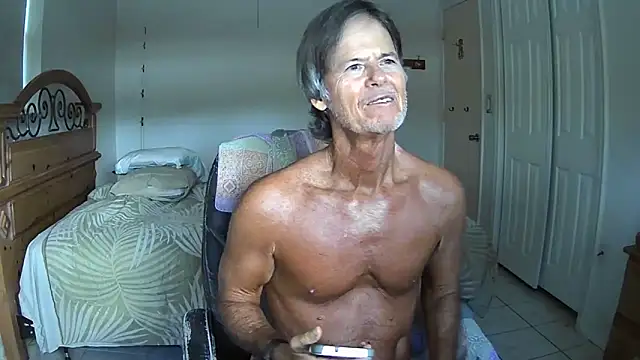 Snapshot of nakeedcowboi65 chatting on 04-16-26, 10:34 nakeedcowboi65 online show from 04-16-26, 10:34