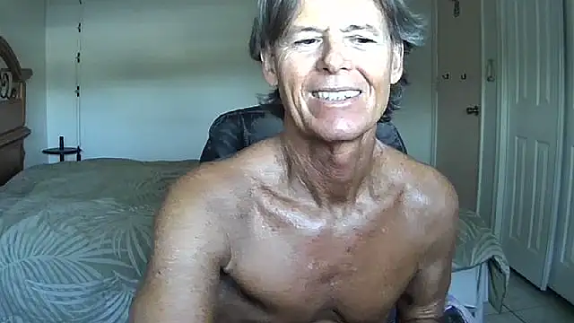 Snapshot of nakeedcowboi65 chatting on 05-04-26, 11:46 nakeedcowboi65 online show from 05-04-26, 11:46