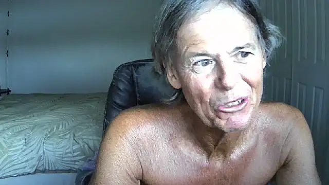 Snapshot of nakeedcowboi65 chatting on 07-05-26, 11:33 nakeedcowboi65 online show from 07-05-26, 11:33