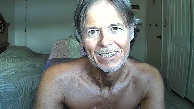 Snapshot of nakeedcowboi65 chatting on 04-17-26, 11:18 nakeedcowboi65 online show from 04-17-26, 11:18