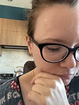 AngelaWhiti online show from 04-15-26, 08:53