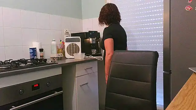 jennylovence online show from 11-26-25, 12:27