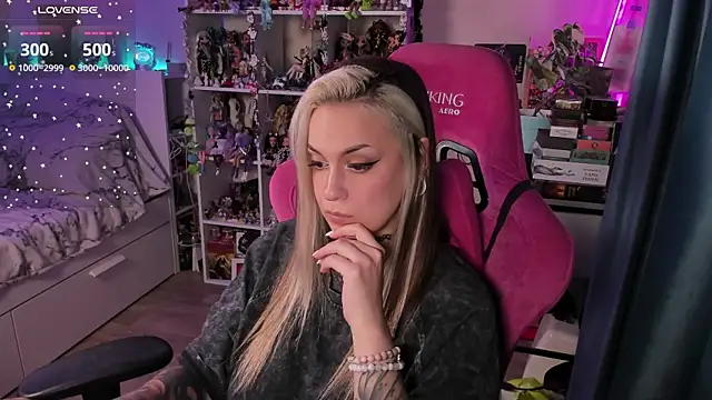 Snapshot of ChloeKohaku chatting on 01-07-26, 02:22 ChloeKohaku online show from 01-07-26, 02:22