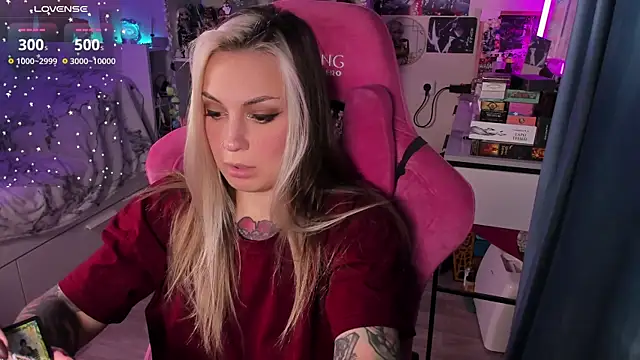 Snapshot of ChloeKohaku chatting on 11-22-25, 08:57 ChloeKohaku online show from 11-22-25, 08:57