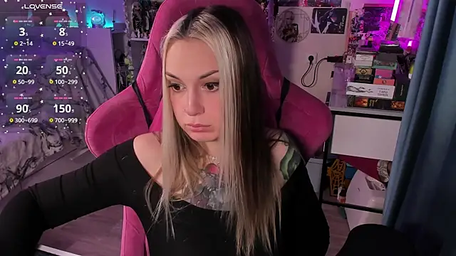 Snapshot of ChloeKohaku chatting on 11-20-25, 03:29 ChloeKohaku online show from 11-20-25, 03:29