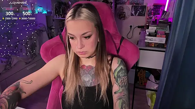 Snapshot of ChloeKohaku chatting on 11-27-25, 05:19 ChloeKohaku online show from 11-27-25, 05:19