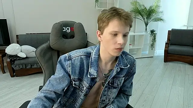 arlekincrop online show from 12-19-25, 05:43