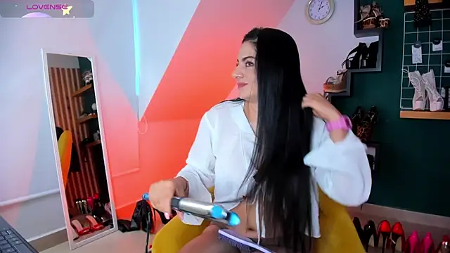 Ashley leon  online show from 02-10-26, 01:54