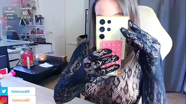 Hotenza69 online show from 10-30-25, 03:31