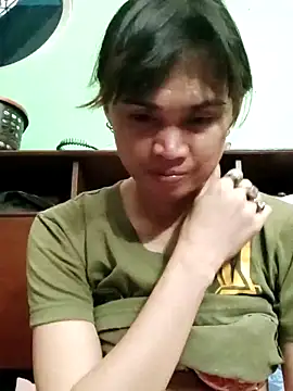 QueenSoreal online show from 04-20-26, 02:29