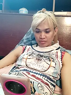 QueenSoreal online show from 07-09-26, 05:19