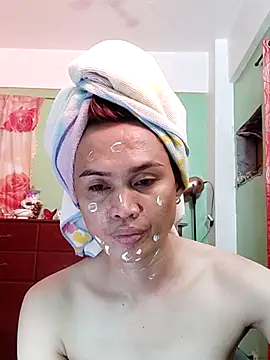 QueenSoreal online show from 09-22-25, 05:52