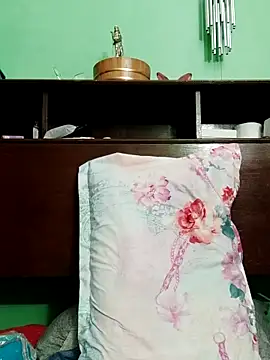 QueenSoreal online show from 04-04-26, 05:41