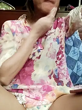 QueenSoreal online show from 04-15-26, 01:48