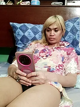 QueenSoreal online show from 07-12-26, 08:53