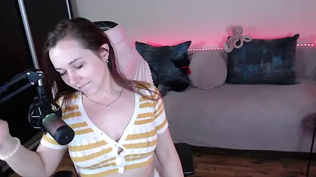 Snapshot of LizaSexy20 chatting on 02-01-25, 10:23 LizaSexy20 online show from 02-01-25, 10:23