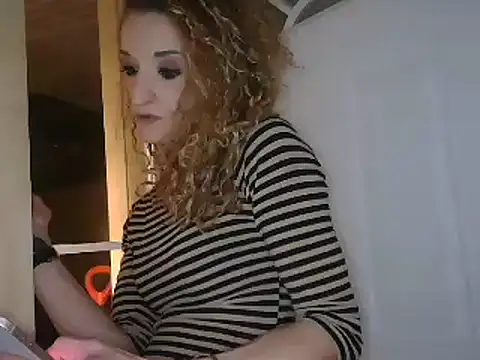 AshleyRain online show from 12-17-25, 06:40