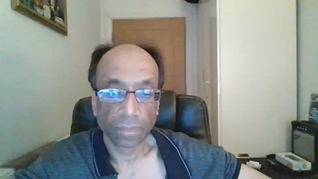 Snapshot of rauncher1 chatting on 02-21-26, 01:40 rauncher1 online show from 02-21-26, 01:40