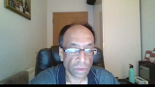 Snapshot of rauncher1 chatting on 02-06-26, 09:05 rauncher1 online show from 02-06-26, 09:05