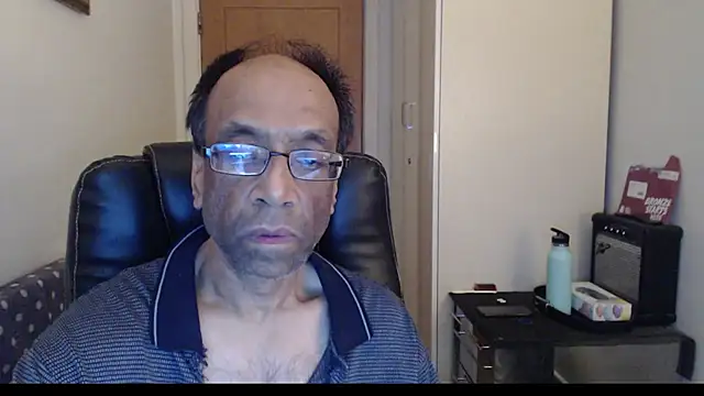 Snapshot of rauncher1 chatting on 02-11-26, 12:43 rauncher1 online show from 02-11-26, 12:43