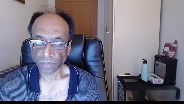 Snapshot of rauncher1 chatting on 02-13-26, 12:10 rauncher1 online show from 02-13-26, 12:10