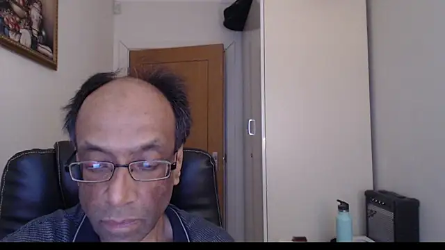 Snapshot of rauncher1 chatting on 02-18-26, 09:50 rauncher1 online show from 02-18-26, 09:50