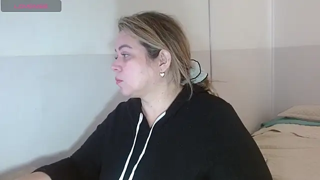 bella savati online show from 09-19-25, 05:50