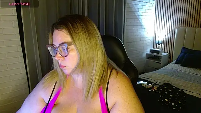 Snapshot of bella_savati chatting on 02-07-26, 11:24 bella savati online show from 02-07-26, 11:24