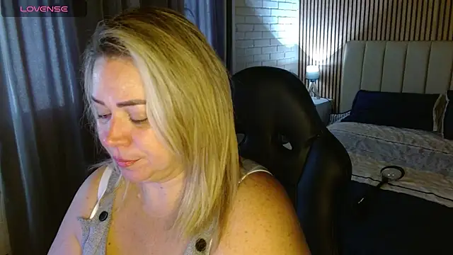 Snapshot of bella_savati chatting on 12-04-25, 04:39 bella savati online show from 12-04-25, 04:39