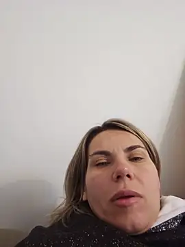 Snapshot of FeliciaKrige chatting on 05-15-26, 08:07 FeliciaKrige online show from 05-15-26, 08:07