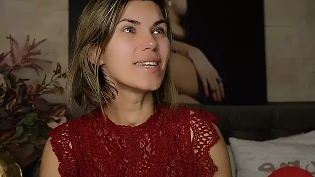Snapshot of FeliciaKrige chatting on 04-21-26, 07:42 FeliciaKrige online show from 04-21-26, 07:42