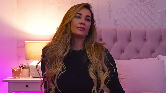 YaaraCollins online show from 11-26-25, 07:25