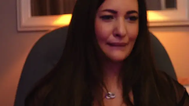 YaaraCollins online show from 10-25-25, 06:52