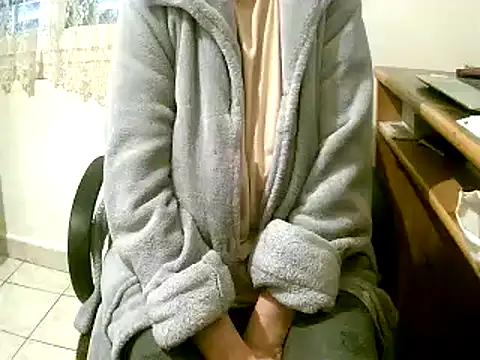 Snapshot of douceur63 chatting on 02-03-25, 11:20 douceur63 online show from 02-03-25, 11:20