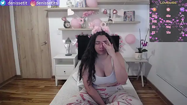 DenisseTits online show from 04-02-26, 01:40