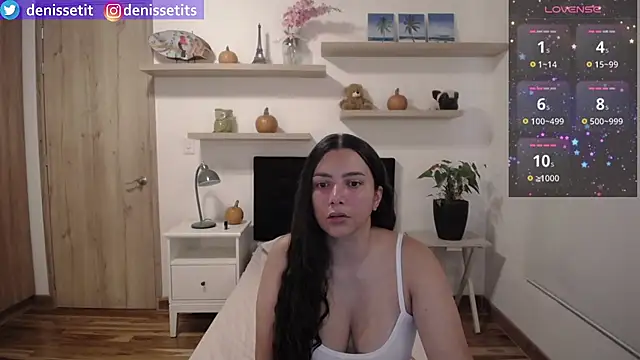 Snapshot of DenisseTits chatting on 10-20-25, 08:20 DenisseTits online show from 10-20-25, 08:20
