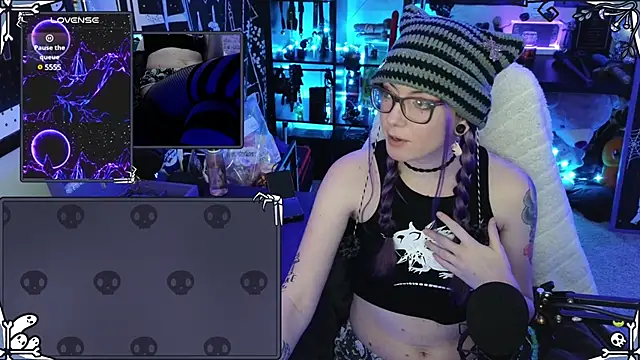 AnneSao online show from 01-10-25, 12:17