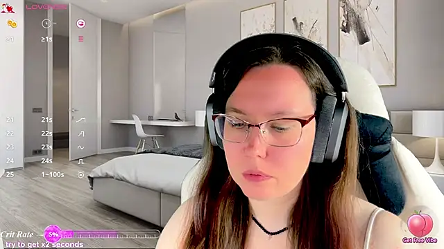 Snapshot of Victoria_Romans chatting on 06-24-26, 02:37 Victoria Romans online show from 06-24-26, 02:37