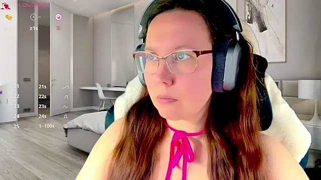 Victoria Romans online show from 04-07-26, 04:09