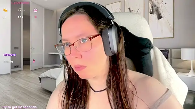 Snapshot of Victoria_Romans chatting on 06-16-26, 10:26 Victoria Romans online show from 06-16-26, 10:26